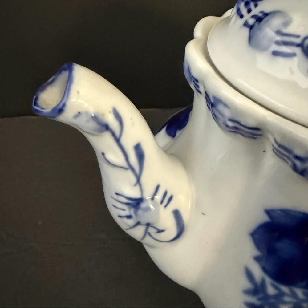 Blue & White Floral Ceramic Teapot - Picture 9 of 16